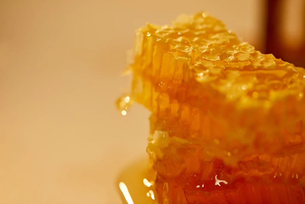 4 Key Benefits of beeswax for skin care